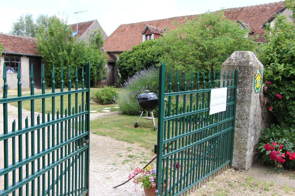 Le Clos De Chatres Oisly Exterior foto